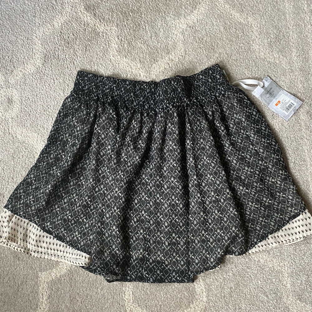 Converse double layer skirt